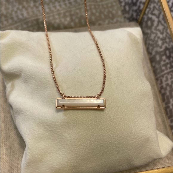 Kendra Scott Leanor Necklace Rose Gold Pearl Bar Pendant - Picture 1 of 7